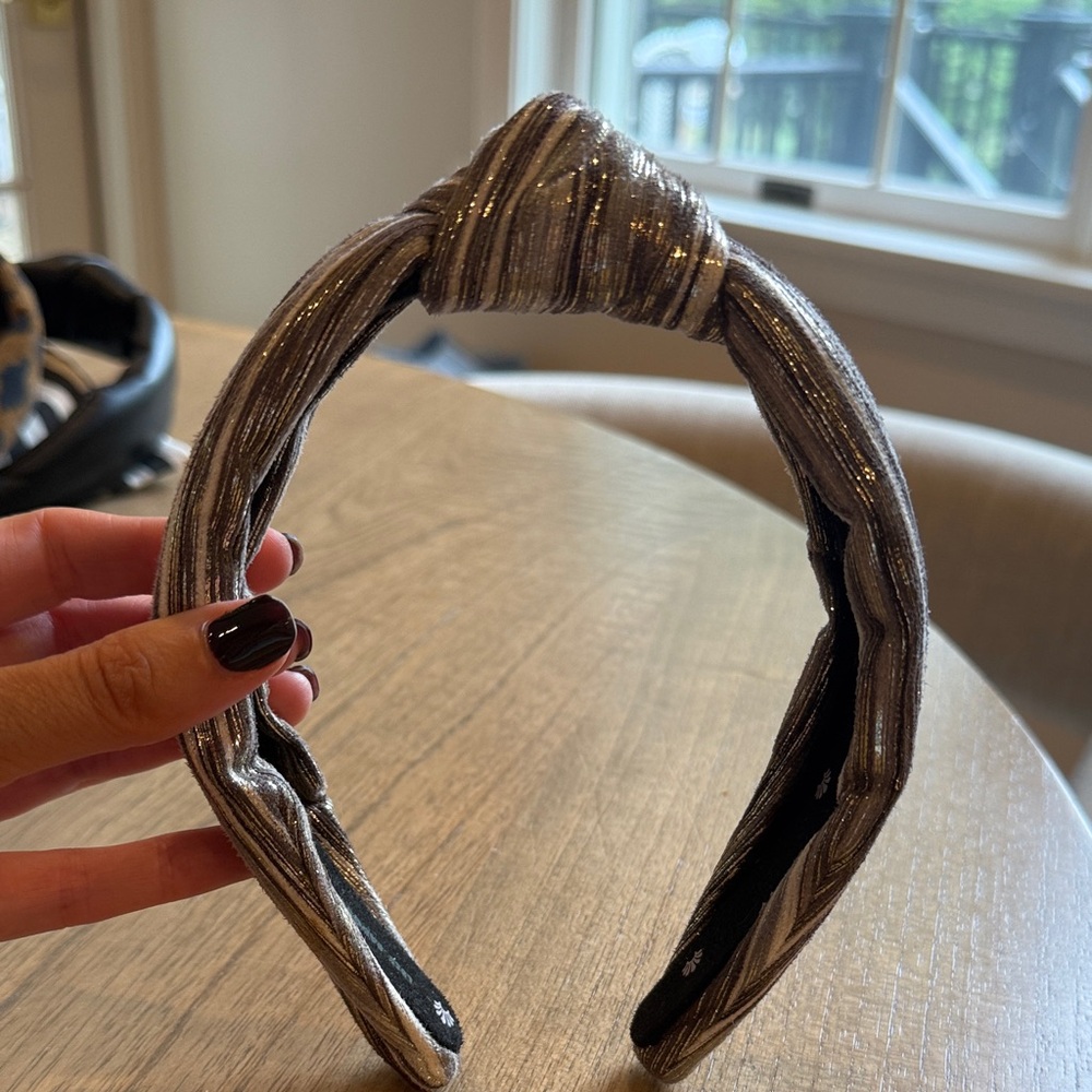 Lele Sadoughi Silver and Black Twisted Headband - Picture 2 of 5